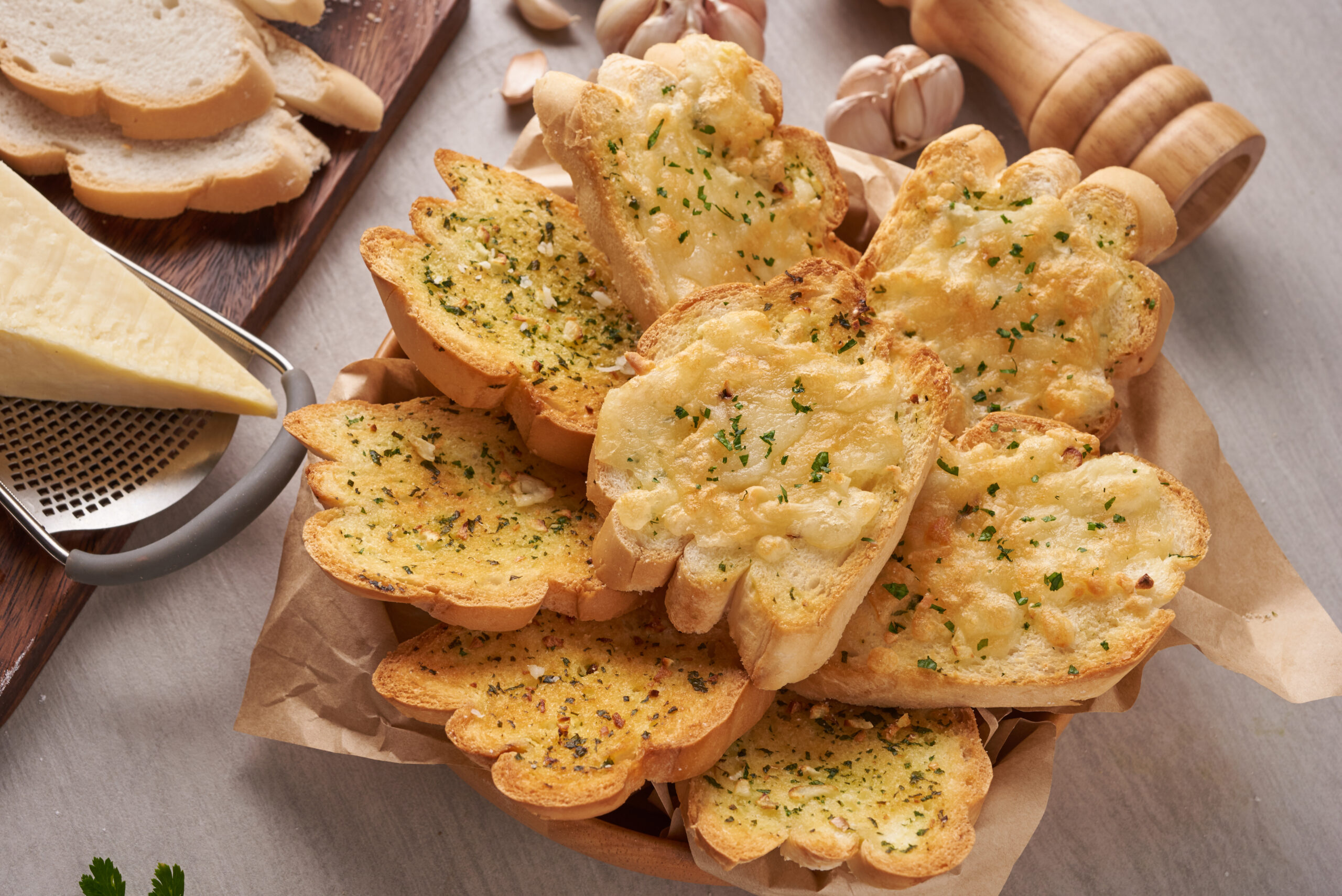 Quick Cheesy Garlic Bread For Busy Weeknights